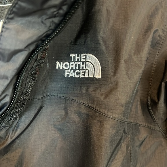 The North Face HyVent Women’s Size Small Removable Hood Black Nylon Raincoat - Picture 2 of 9